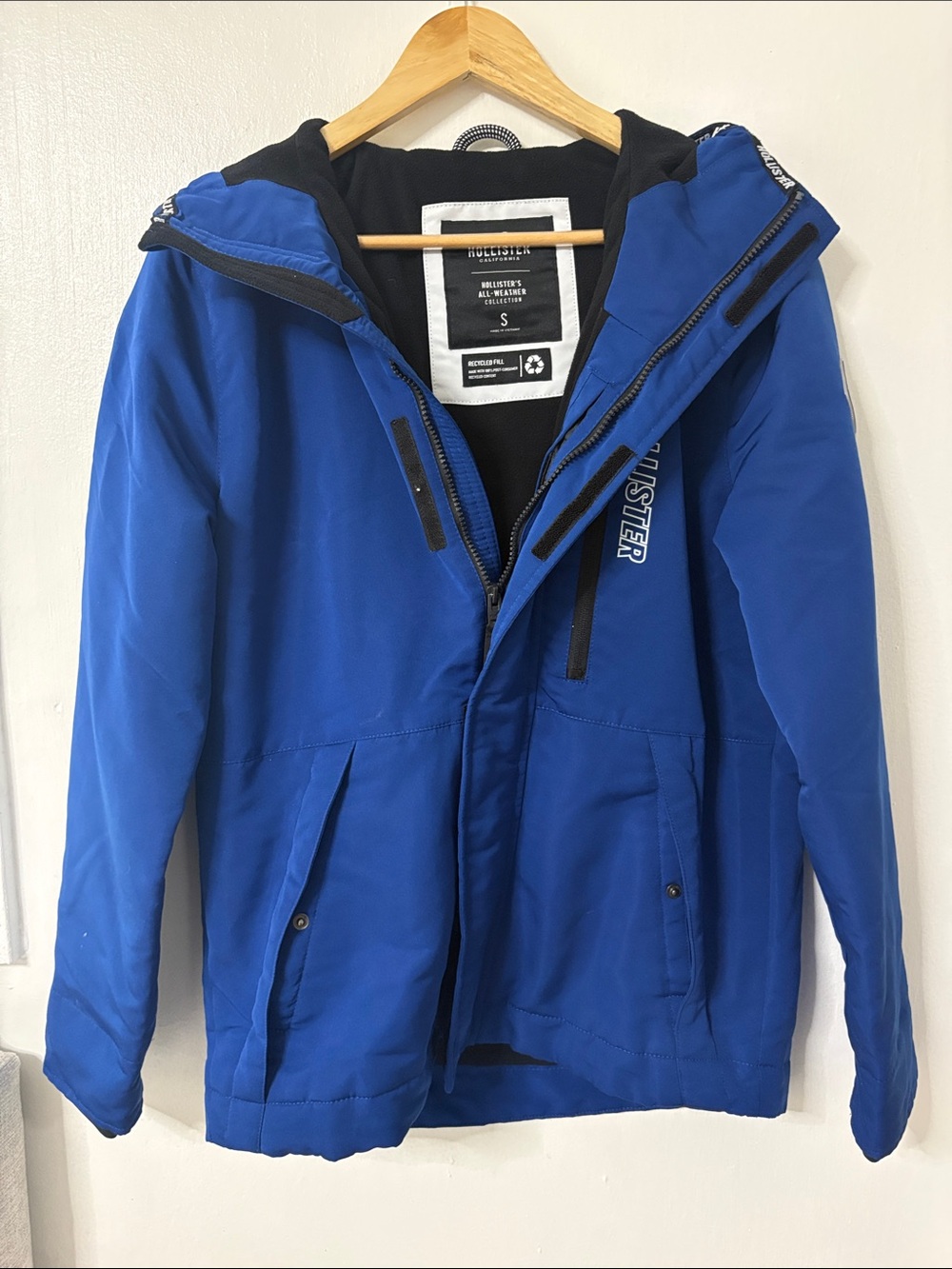 Hollister Men's Royal Blue Hooded Rain Jacket